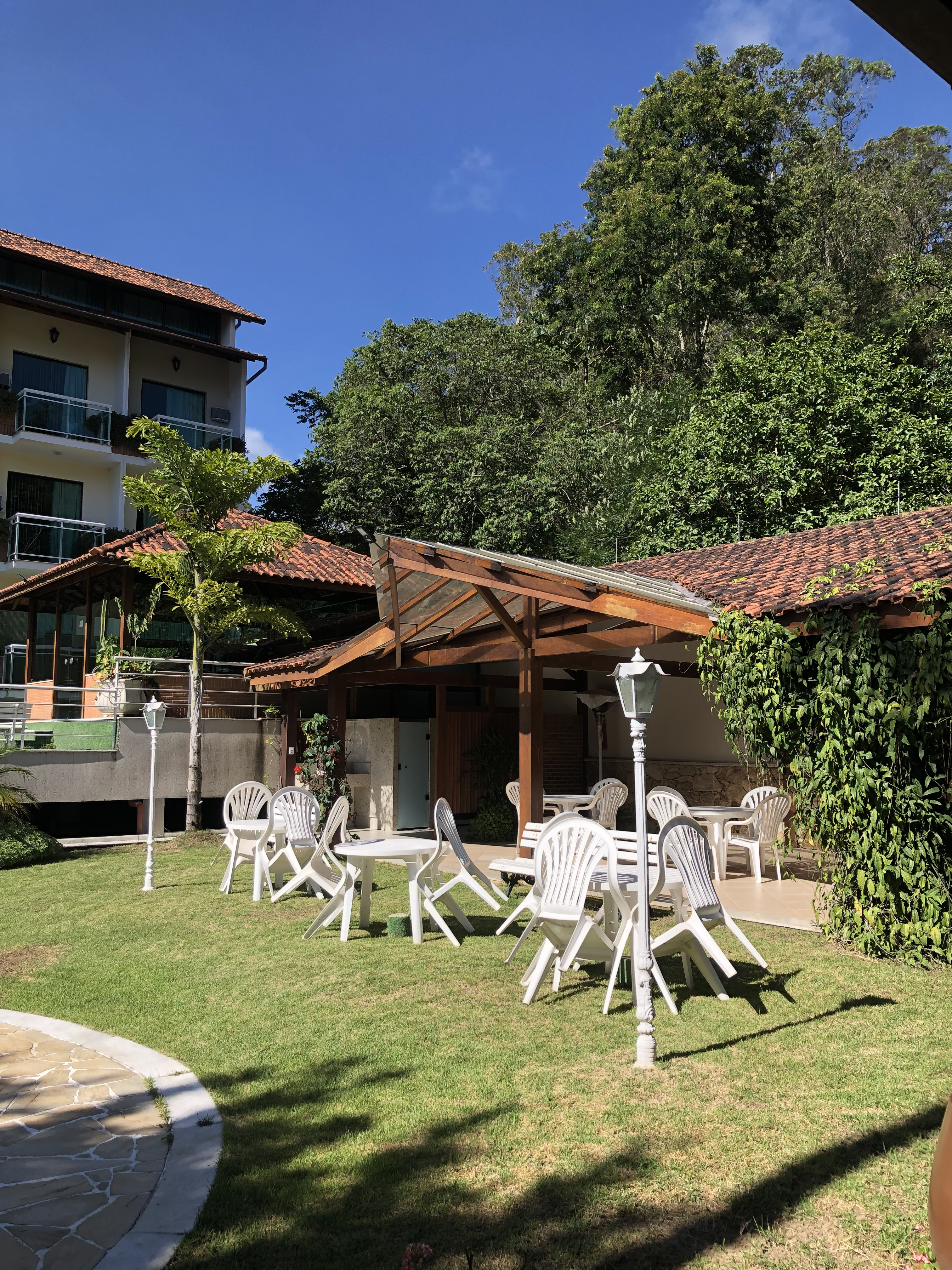 Recepção e entrada do Hotel Dominguez Plaza